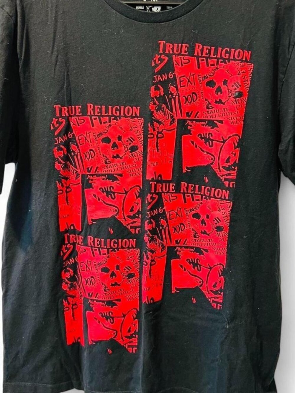 True Religion black t-shirt with red graphic xl